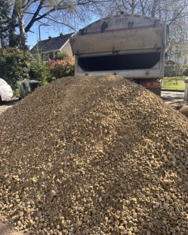 Residential delivery of aggregate